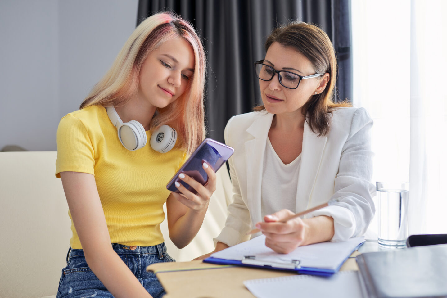 teen girl in therapy